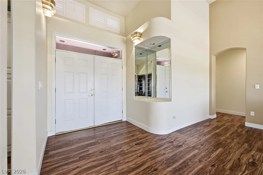 2908 Castle Bar, Las Vegas, NV 89134