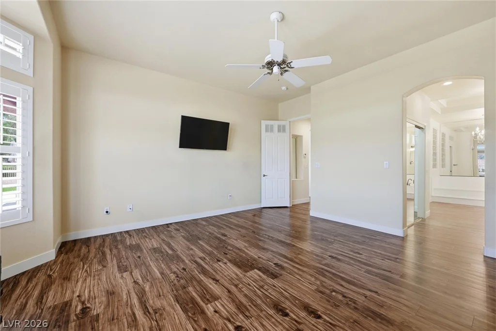 2908 Castle Bar, Las Vegas, NV 89134