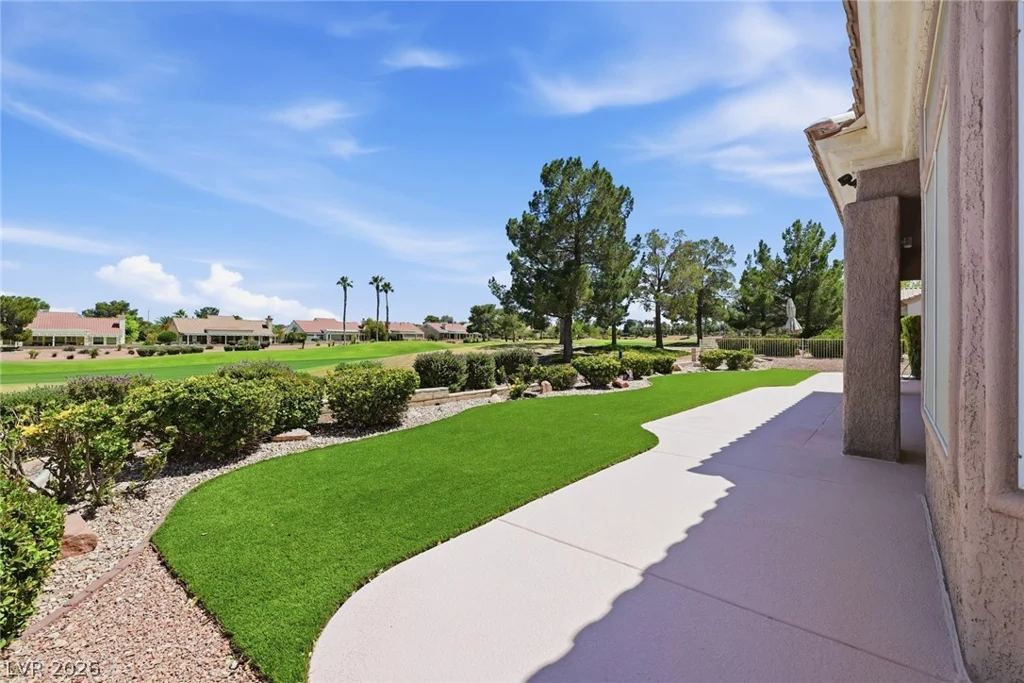 2908 Castle Bar, Las Vegas, NV 89134