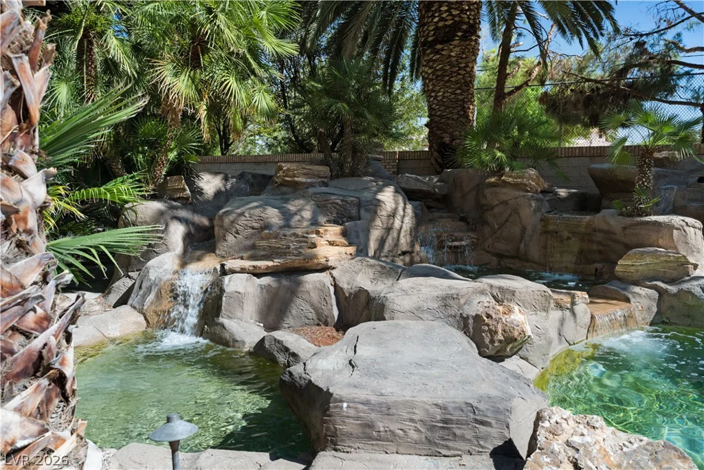 3687 Happy, Las Vegas, NV 89120