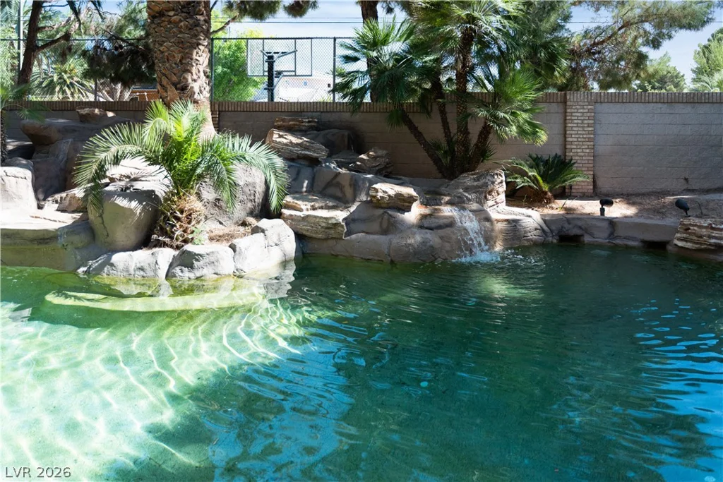 3687 Happy, Las Vegas, NV 89120