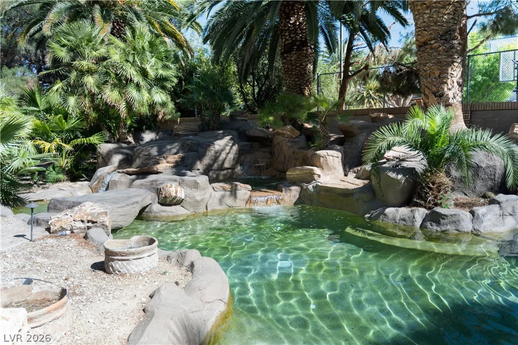 3687 Happy, Las Vegas, NV 89120