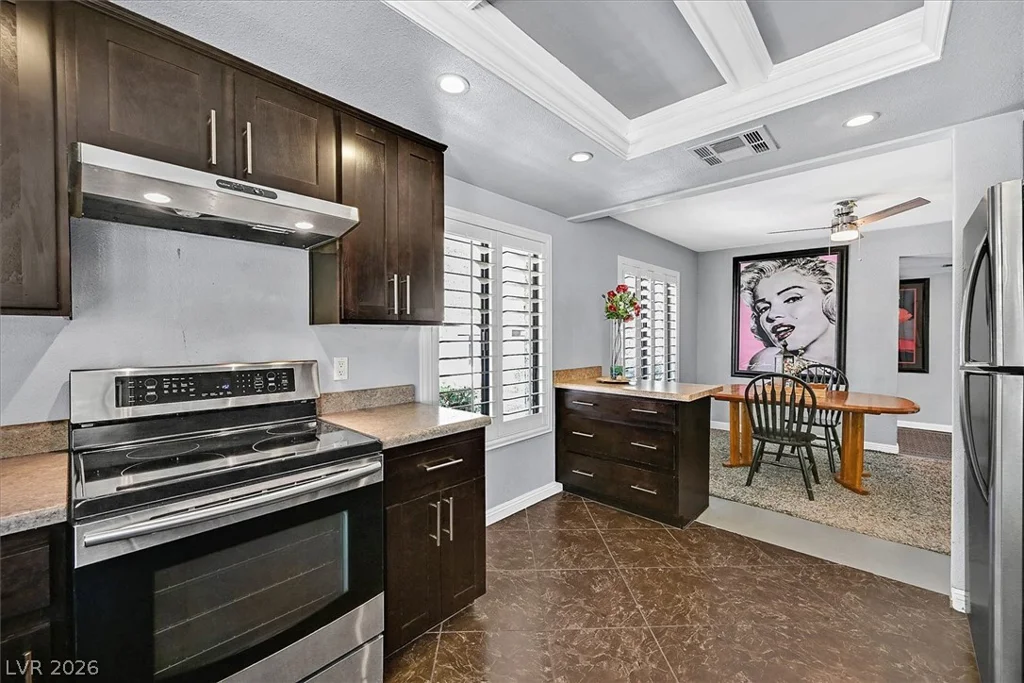 2450 El Paseo, Las Vegas, NV 89121