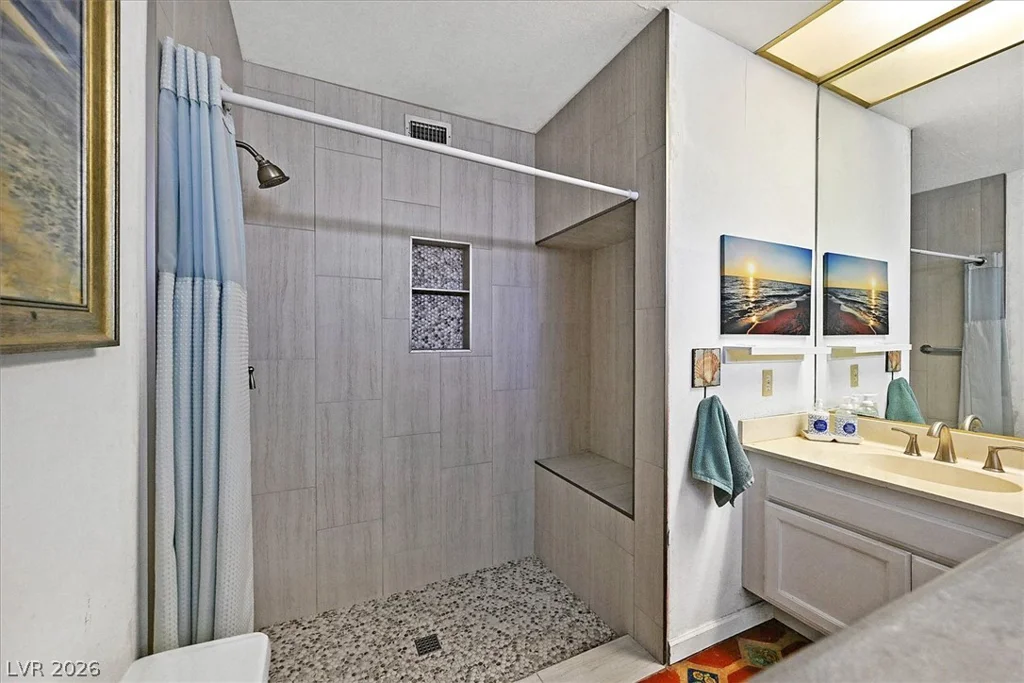 2450 El Paseo, Las Vegas, NV 89121