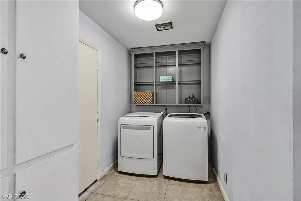 2450 El Paseo, Las Vegas, NV 89121