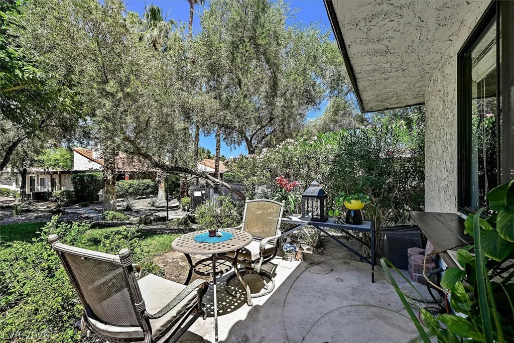 2450 El Paseo, Las Vegas, NV 89121