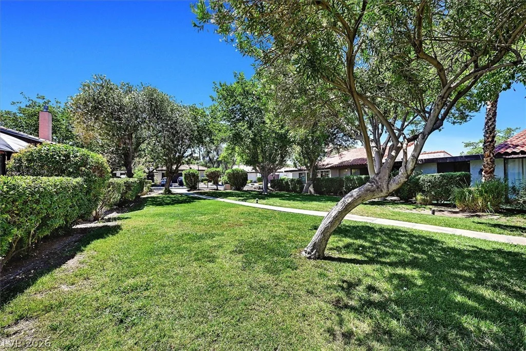 2450 El Paseo, Las Vegas, NV 89121