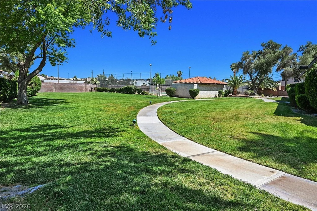 2450 El Paseo, Las Vegas, NV 89121