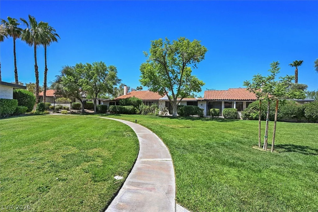 2450 El Paseo, Las Vegas, NV 89121