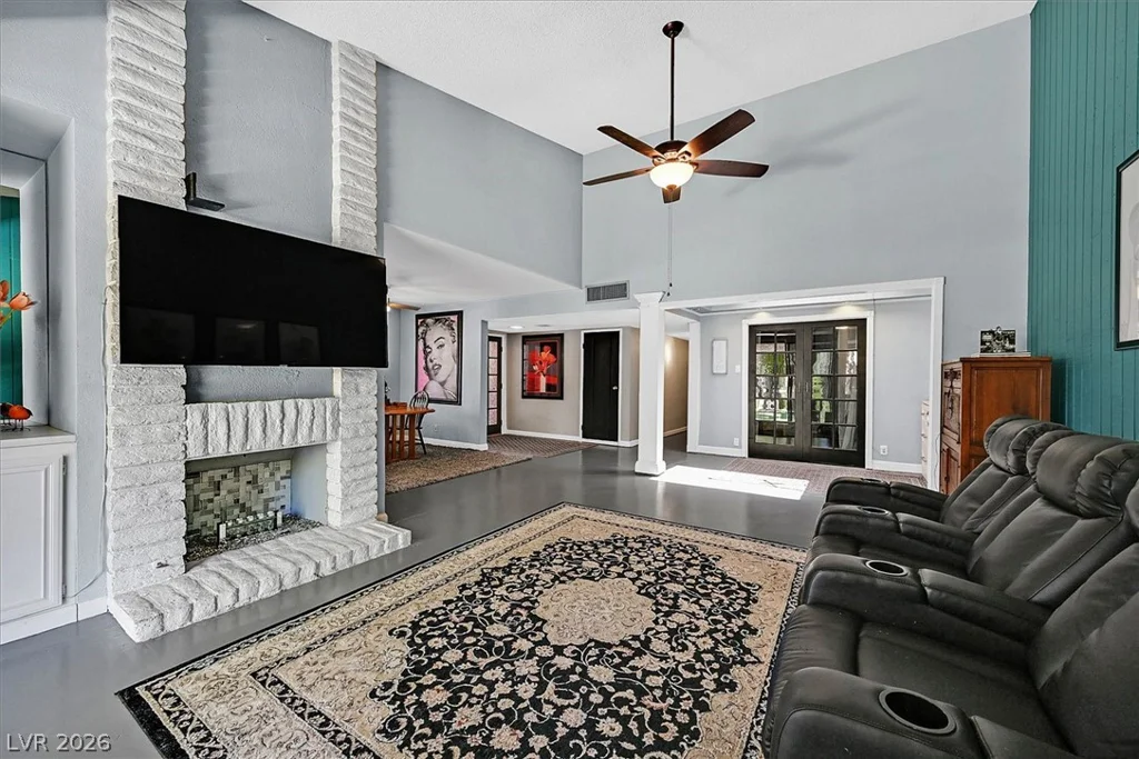 2450 El Paseo, Las Vegas, NV 89121
