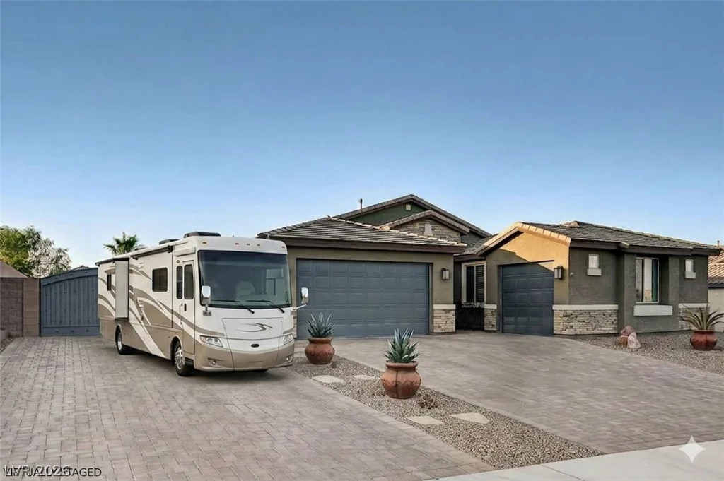 10430 Amulet Ridge, Las Vegas, NV 89149