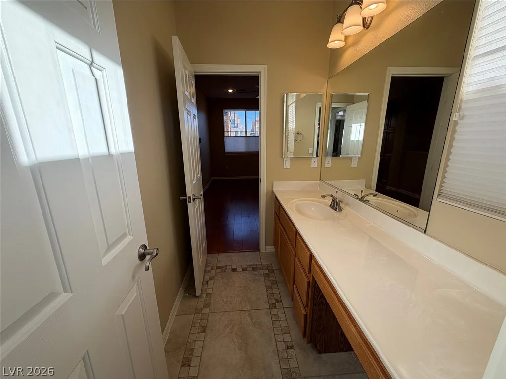 11398 Belmont Lake, Las Vegas, NV 89135