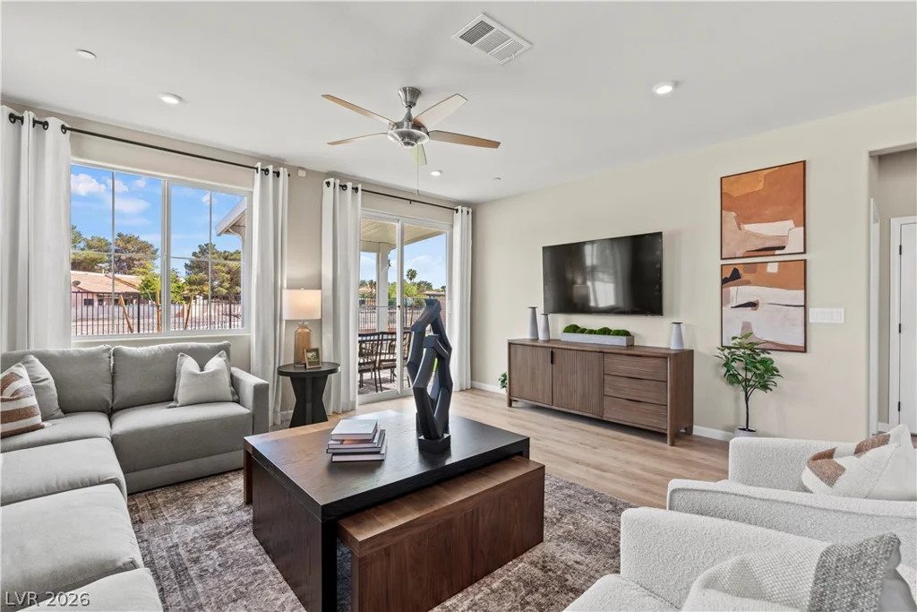 2587 Regency Cove, Las Vegas, NV 89121