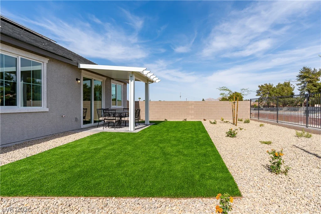 2587 Regency Cove, Las Vegas, NV 89121