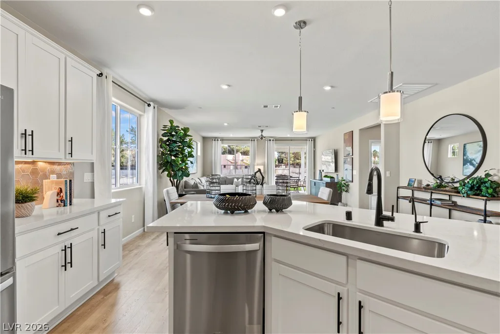 2587 Regency Cove, Las Vegas, NV 89121