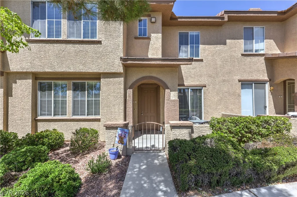 10200 Deerfield Beach, Las Vegas, NV 89129