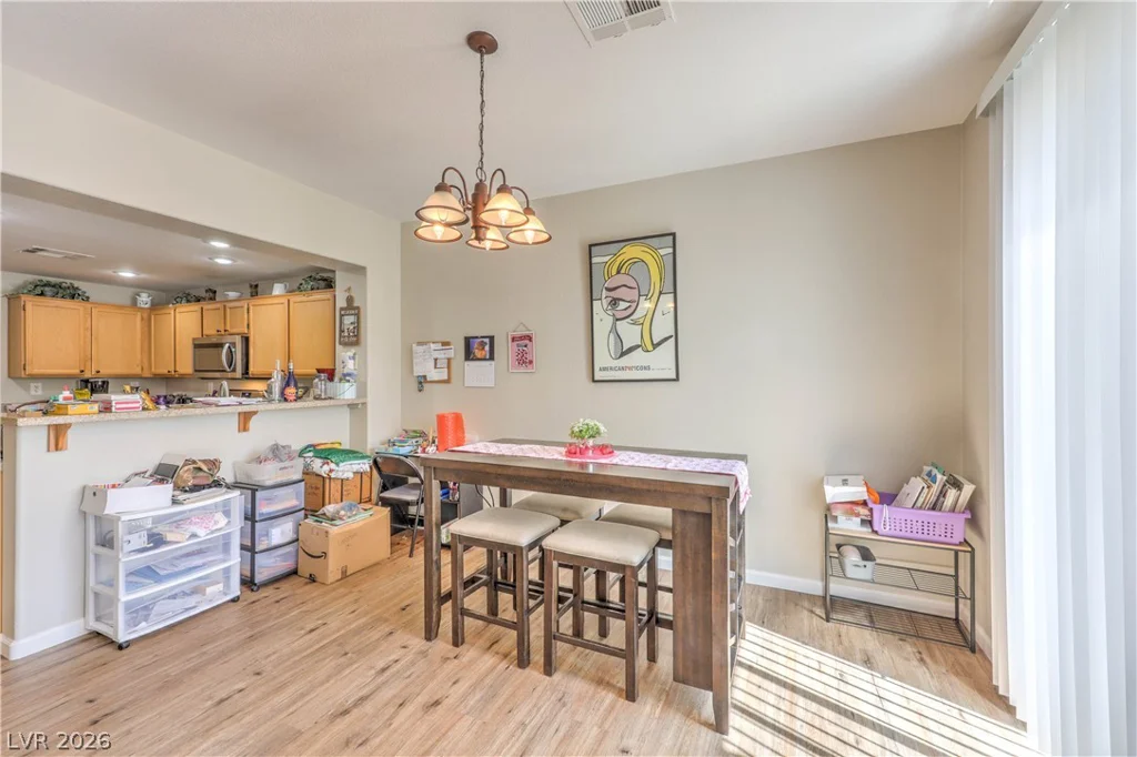 10200 Deerfield Beach, Las Vegas, NV 89129
