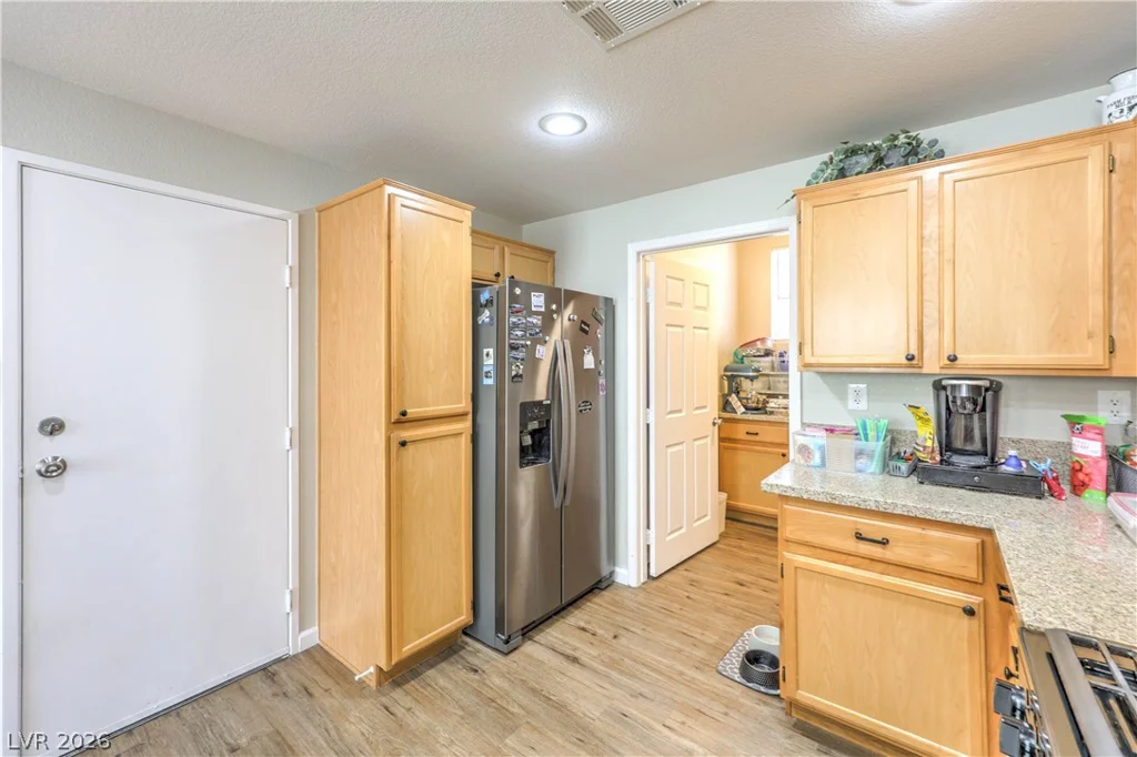 10200 Deerfield Beach, Las Vegas, NV 89129