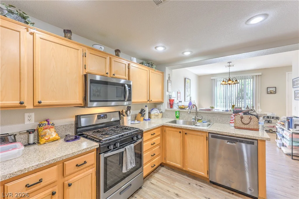 10200 Deerfield Beach, Las Vegas, NV 89129