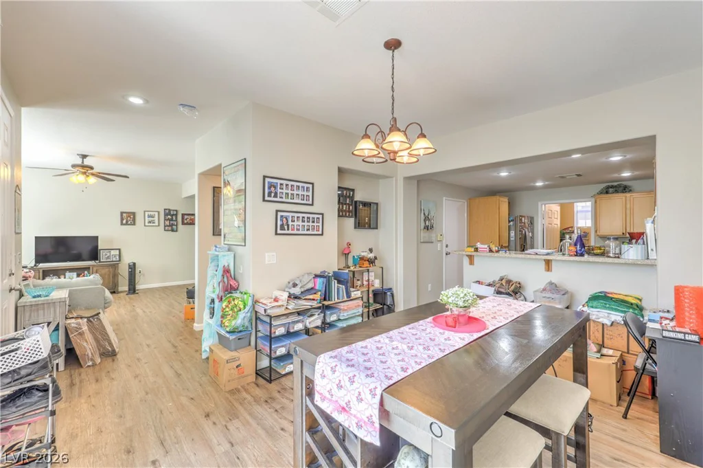 10200 Deerfield Beach, Las Vegas, NV 89129