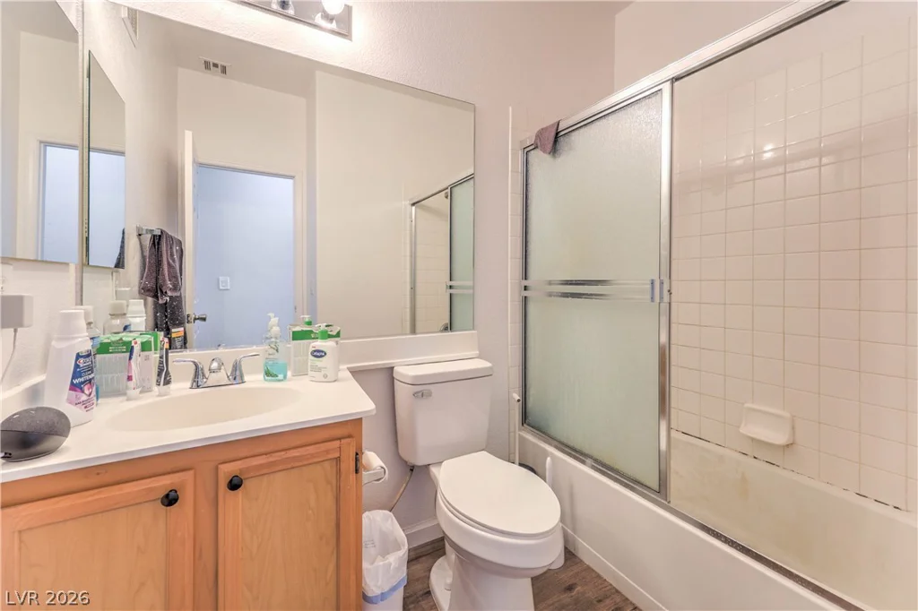 10200 Deerfield Beach, Las Vegas, NV 89129