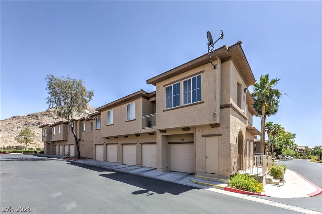 10200 Deerfield Beach, Las Vegas, NV 89129