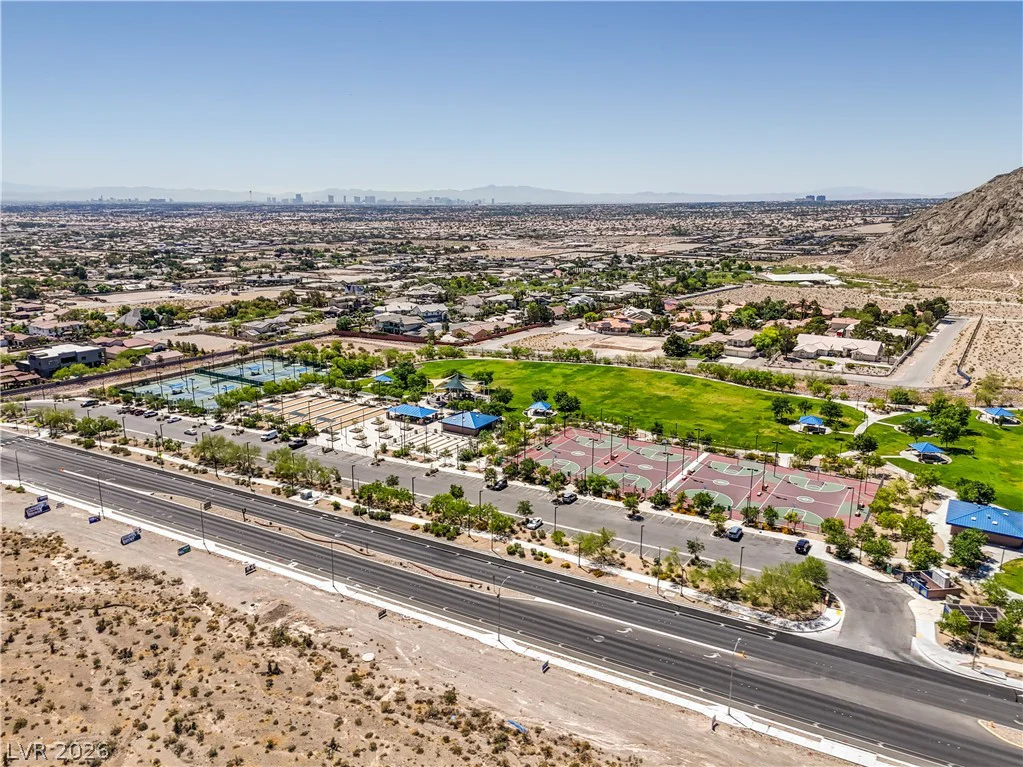 10200 Deerfield Beach, Las Vegas, NV 89129