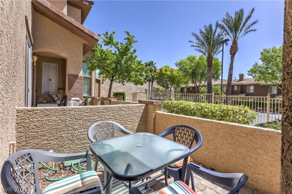 10200 Deerfield Beach, Las Vegas, NV 89129