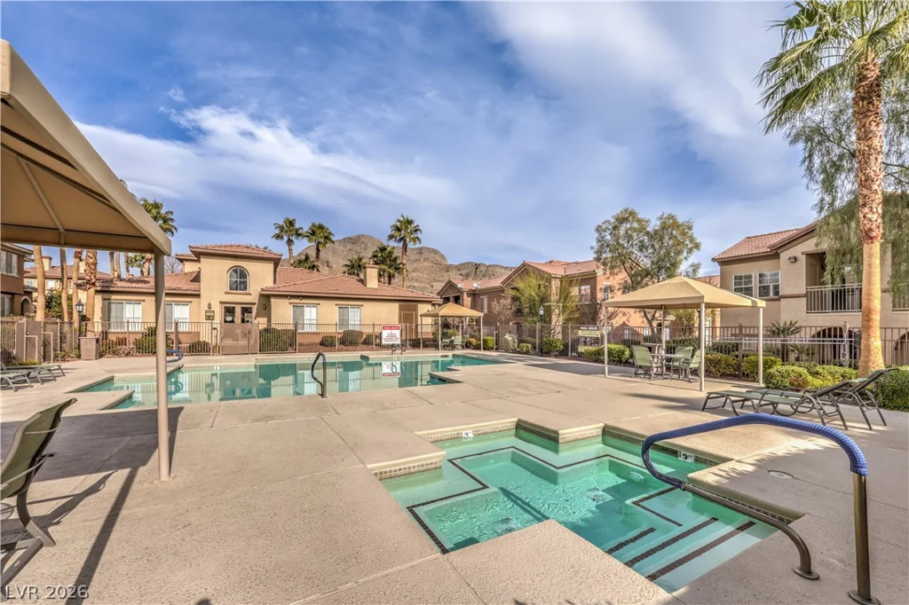 10200 Deerfield Beach, Las Vegas, NV 89129