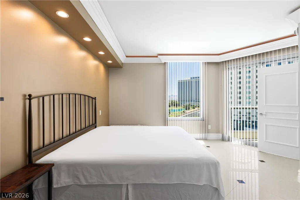 322 Karen, Las Vegas, NV 89109