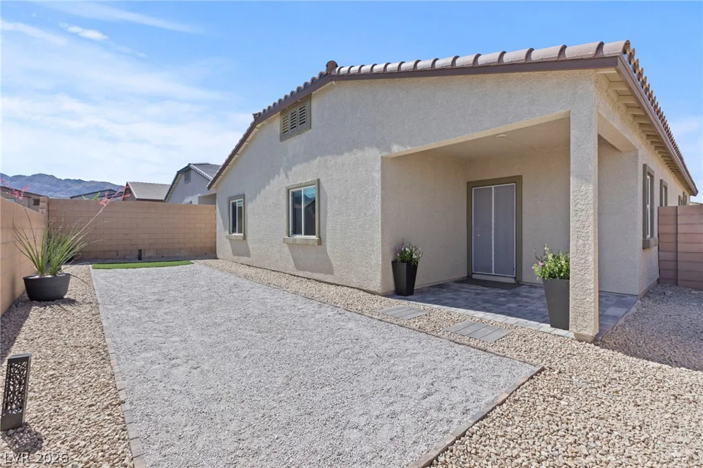 10967 Stone Crossing, Las Vegas, NV 89166