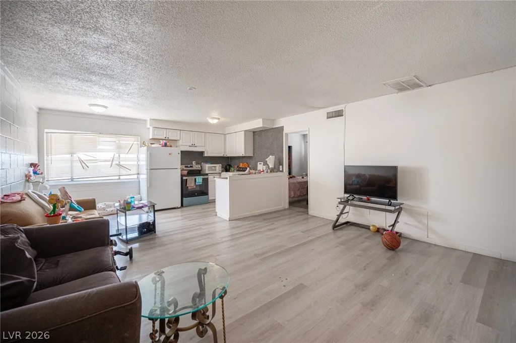 2937 Stewart, Las Vegas, NV 89101