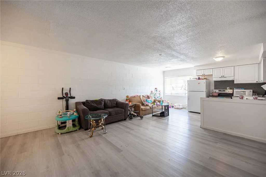 2937 Stewart, Las Vegas, NV 89101