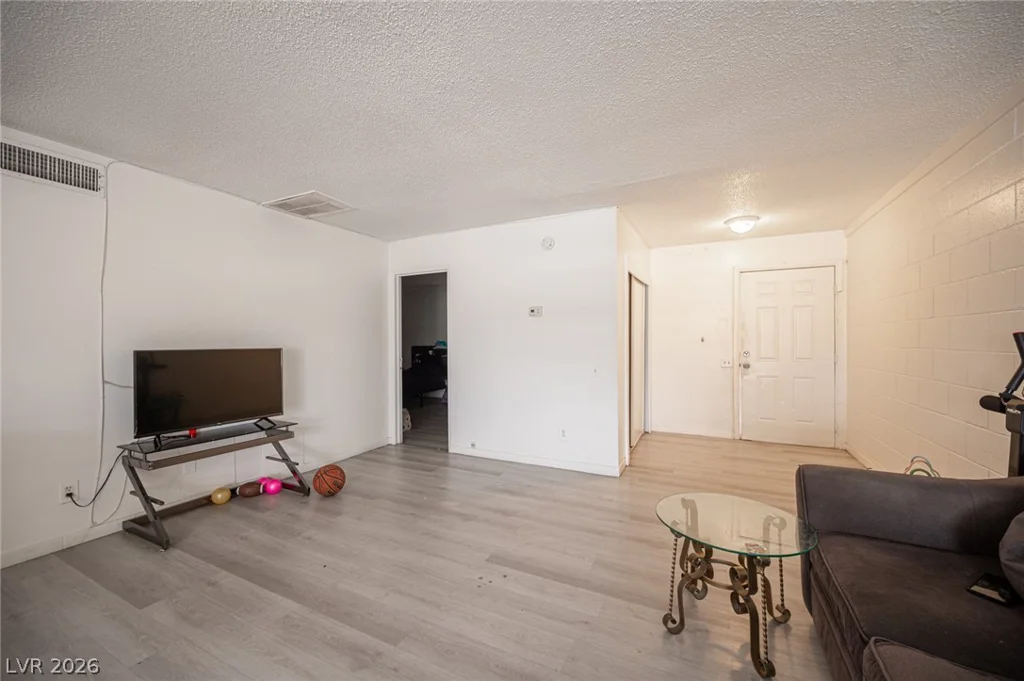 2937 Stewart, Las Vegas, NV 89101