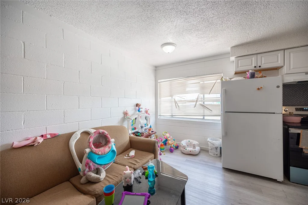 2937 Stewart, Las Vegas, NV 89101