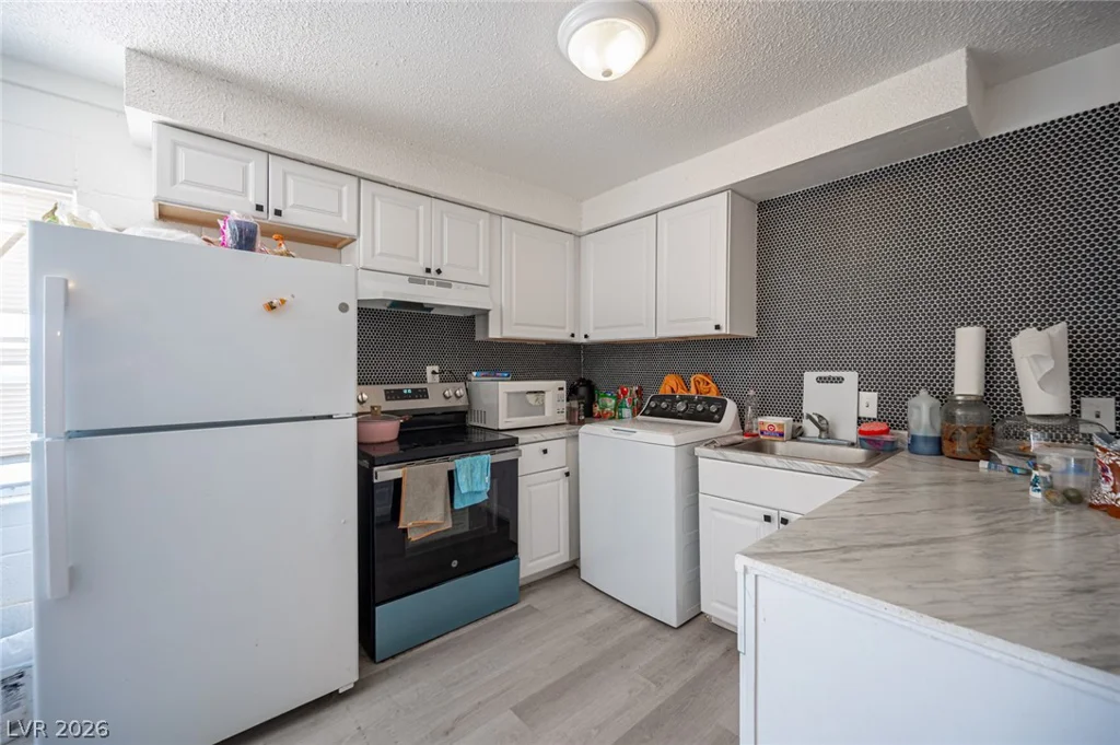 2937 Stewart, Las Vegas, NV 89101