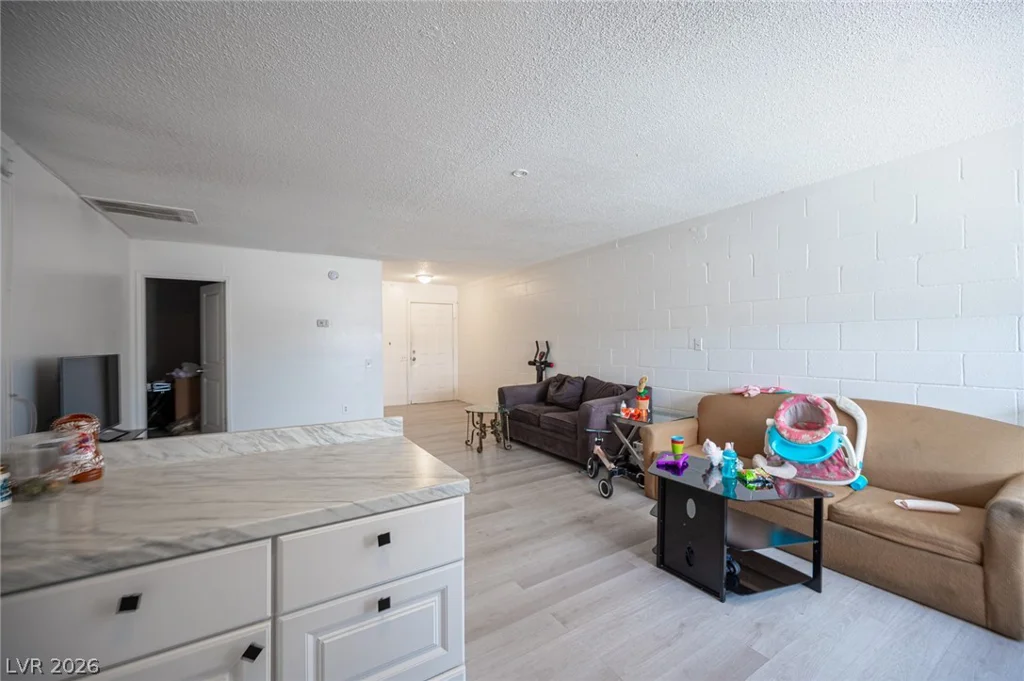 2937 Stewart, Las Vegas, NV 89101