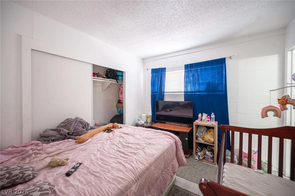 2937 Stewart, Las Vegas, NV 89101