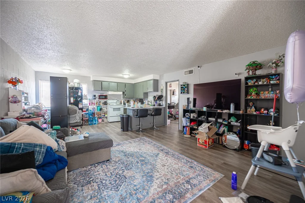 2937 Stewart, Las Vegas, NV 89101