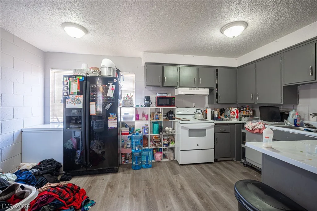 2937 Stewart, Las Vegas, NV 89101