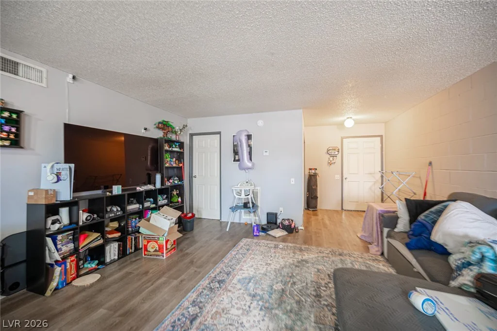 2937 Stewart, Las Vegas, NV 89101