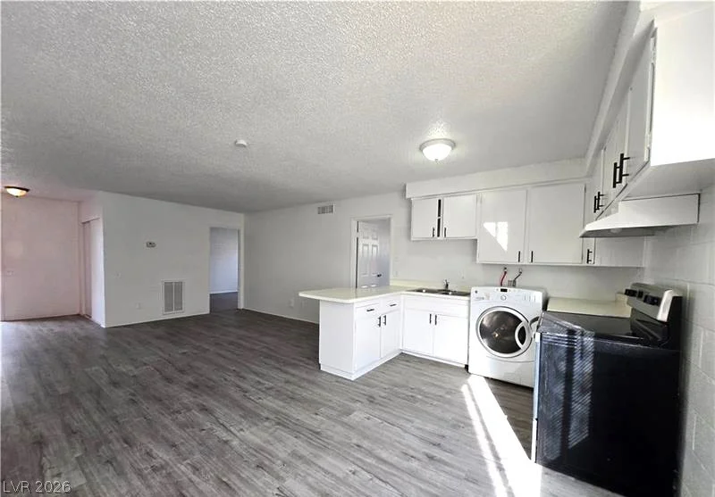 2937 Stewart, Las Vegas, NV 89101