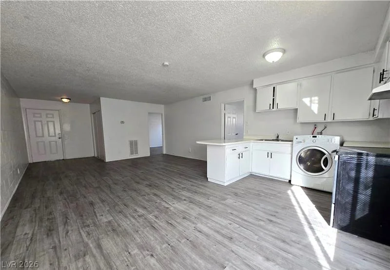 2937 Stewart, Las Vegas, NV 89101