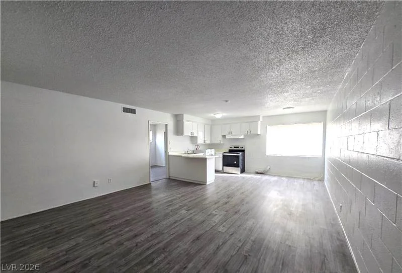 2937 Stewart, Las Vegas, NV 89101