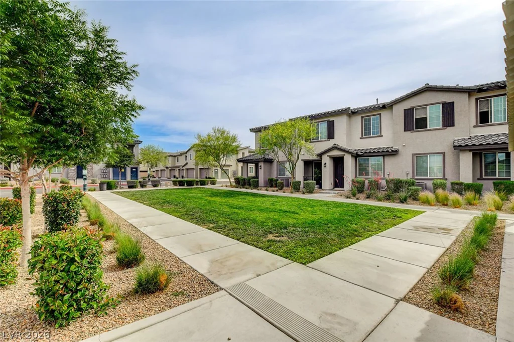 7330 Decatur, Las Vegas, NV 89131