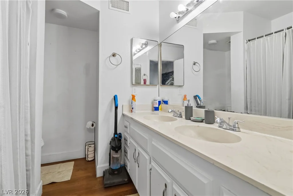 6024 Pebble Beach, Las Vegas, NV 89108