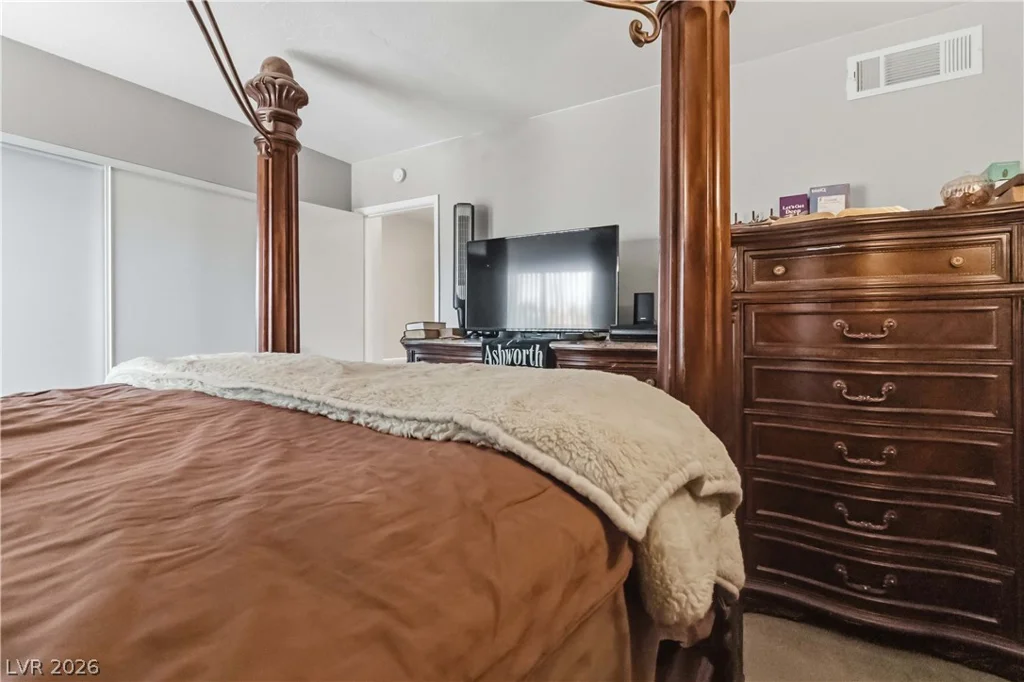 6024 Pebble Beach, Las Vegas, NV 89108