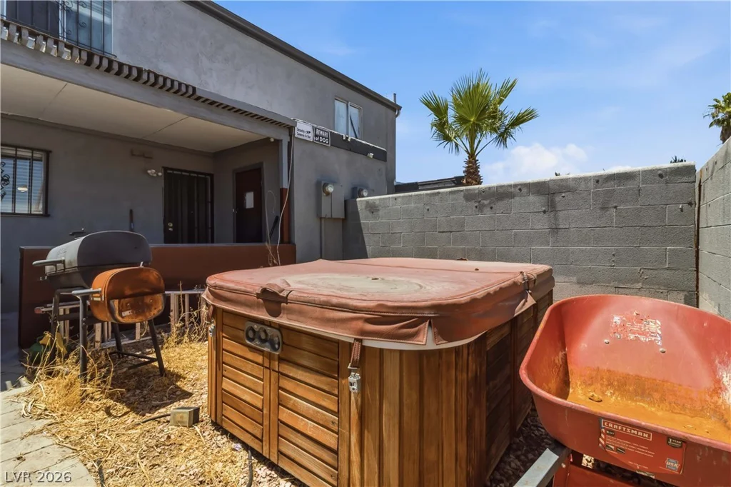6024 Pebble Beach, Las Vegas, NV 89108