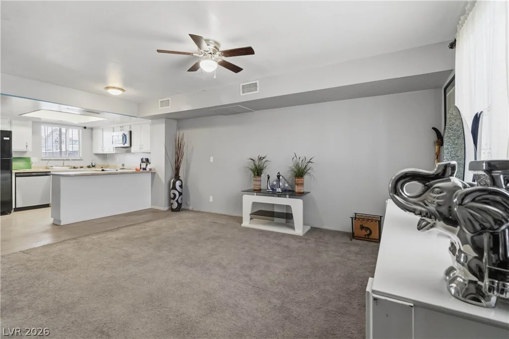 6024 Pebble Beach, Las Vegas, NV 89108