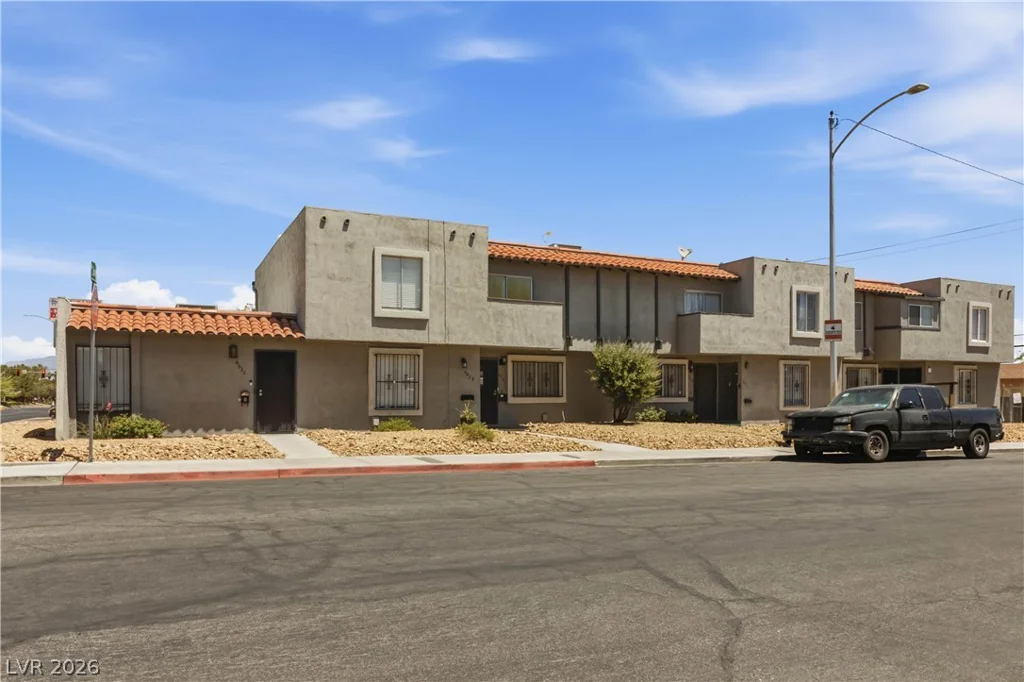 6024 Pebble Beach, Las Vegas, NV 89108